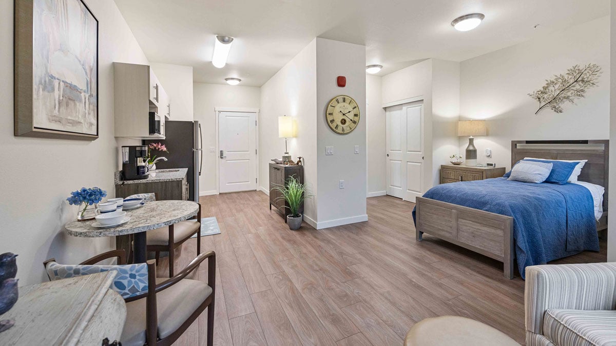 Studio Apartment